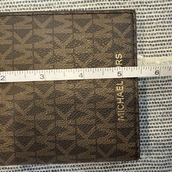 Michael Kors Jet Set Travel Passport Holder Wallet MK Logo Brown Wallet - Picture 5 of 6